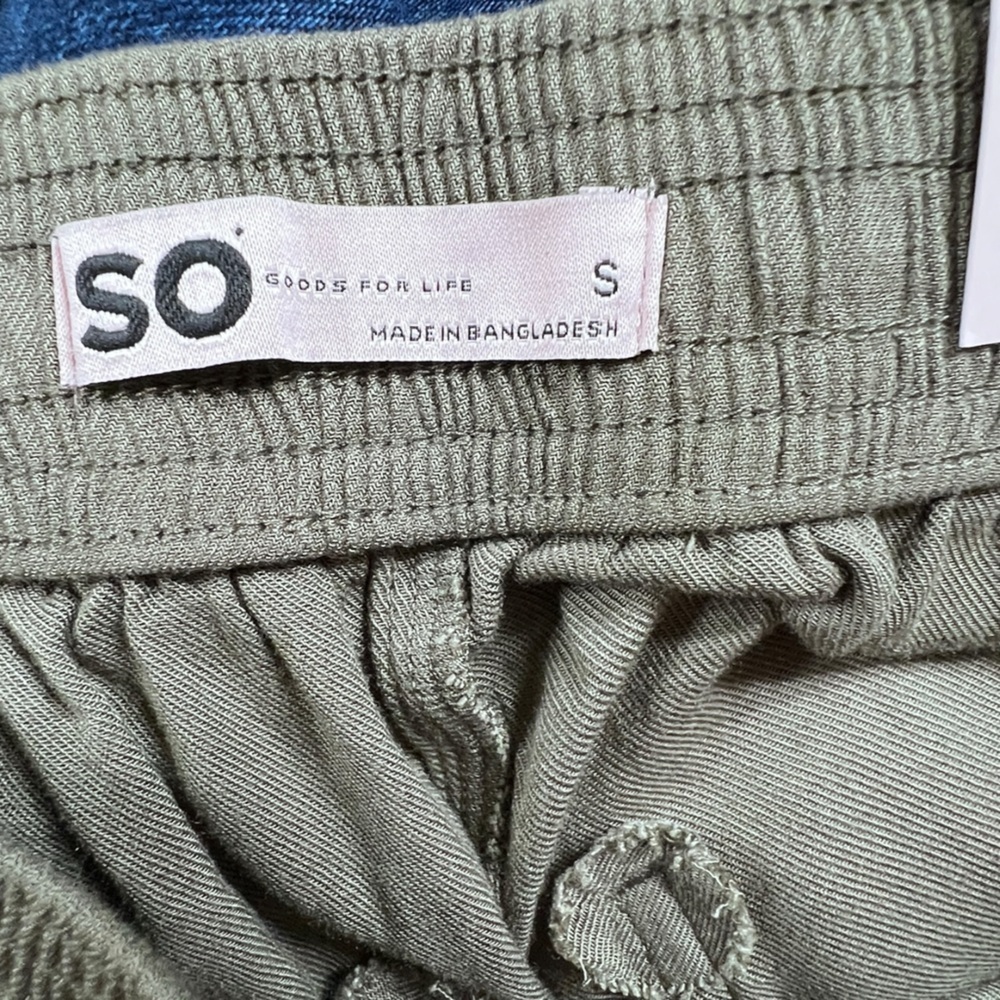 SO Woman’s Khaki Cargo Pants - Picture 4 of 4